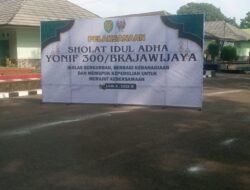 PELAKSANAAN SHOLAT IDUL ADHA YONIF 300/BRAJAWIJAYA SEKALIGUS PEMOTONGAN KURBAN
