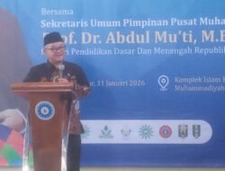 Menteri Pendidikan Dasar dan Menengah Republik Indonesia resmikan gedung Klinik PKU dalam acara Milad Muhammadiyah yang ke 113