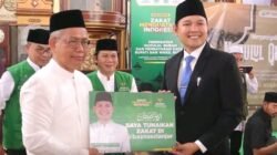 Bupati dan wakil bupati cianjur tunaikan zakat melalui baznas dalam peringatan Nuzulul Qur’an